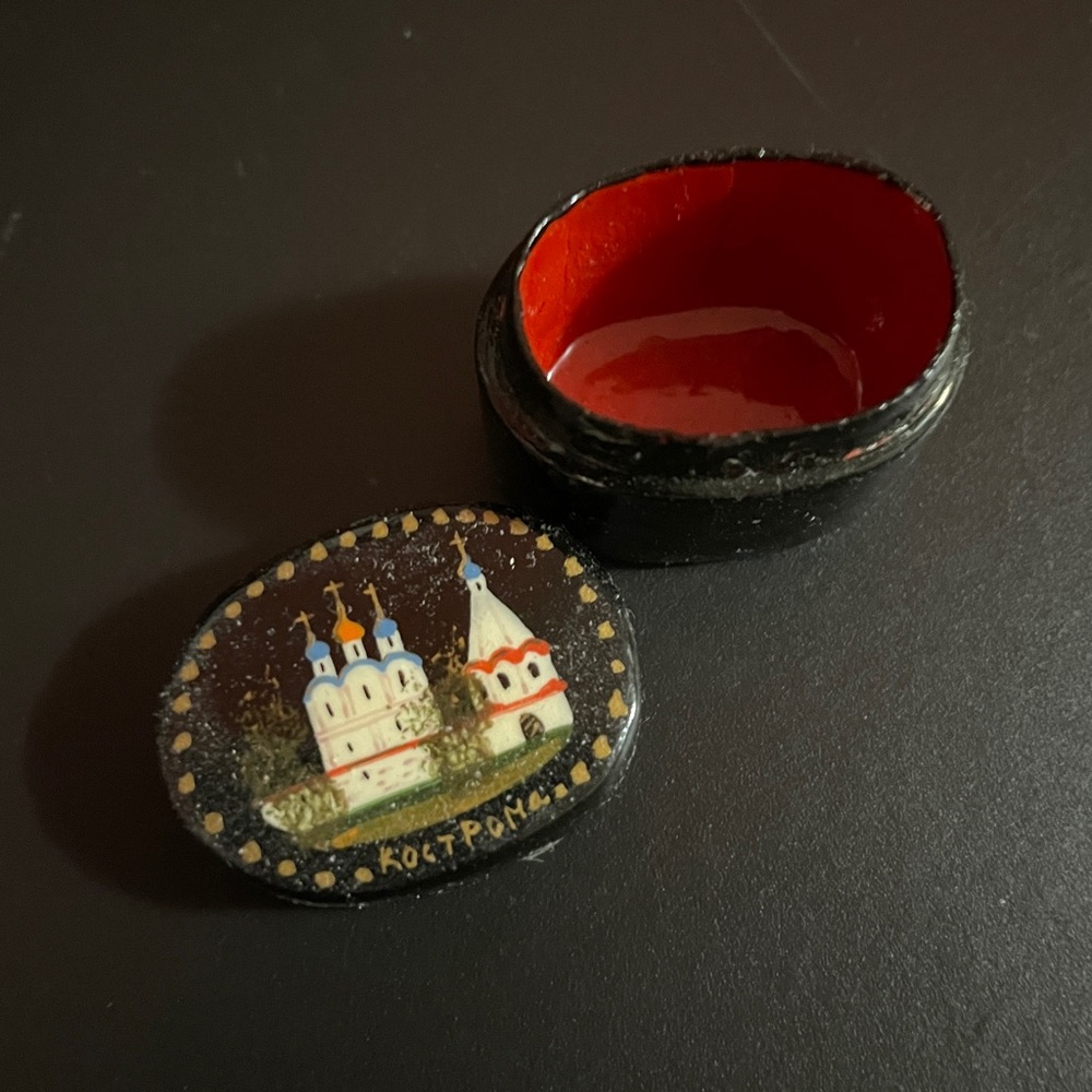 Beautiful Vintage Russian Russia Hand Made Hand Painted trinket miniature box - Picture 8 of 8